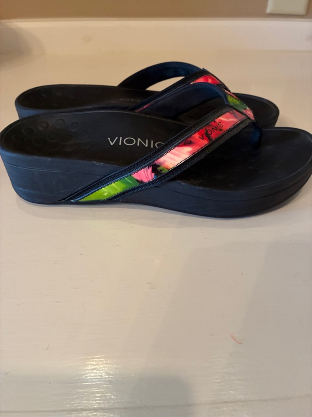 Vionic wedges - Picture 2 of 3